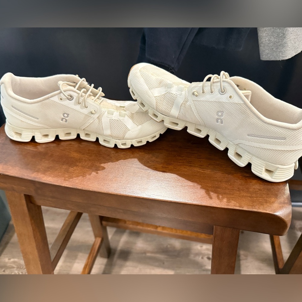 Cloud 5 All White